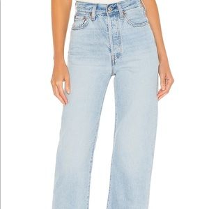 Levi’s Ribcage Straight